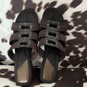 8-8.5 Mootsie Tootsie Brown Sandals